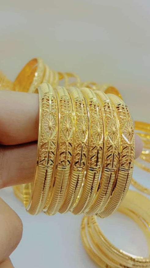 Alluring Bangle Set