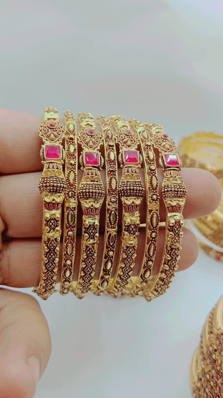 Alluring Radiance Bangle Set