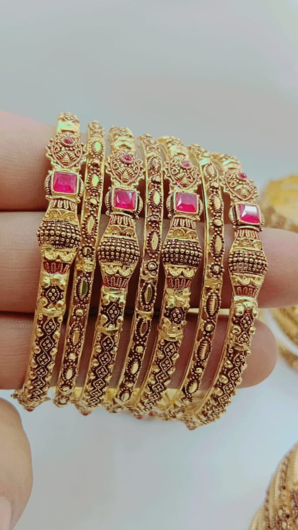 Alluring Radiance Bangle Set